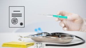 Impfpass und Spritze, Credit: Canva