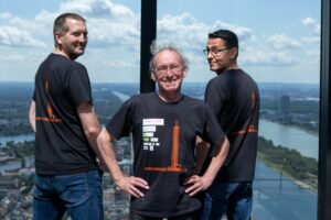 Das Team der myCOPD-Challenge in Wien: (v. lks.) Martin Gütlbauer (Therapeut), Eberhard Jordan (Künstler, Initiator), Dr. Milos Petrovic (Lungenfacharzt) Copyright: Christoph Hopf