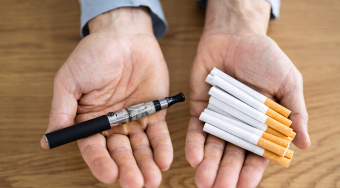 Vaping und Zigaretten zusammen multiplizieren das Lungenkrebsrisiko